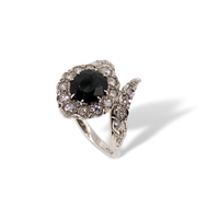 Anello fantasia da donna in oro bianco 18 kt con zaffiro nero e diamanti naturali – 5.10 g – 1.20 ct zaffiro e 0.40 ct diamanti – Idee Preziose dal 1987 - IP.AK18B/5Z